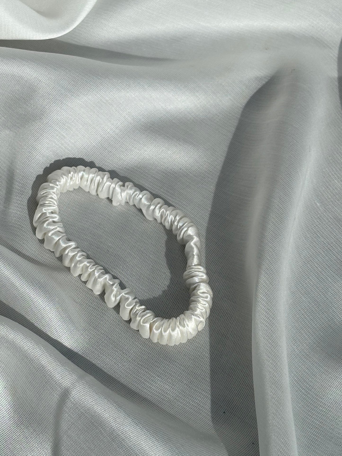 Petite Silk Ribbonette Scrunchie | Pearl Glow